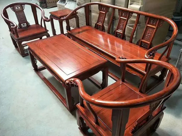 济南实木家具需要油漆的四个原因？